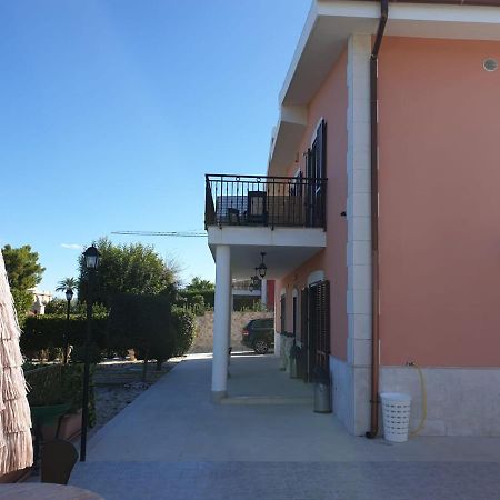 Bed And Breakfast Villa Fatima Trani Buitenkant foto