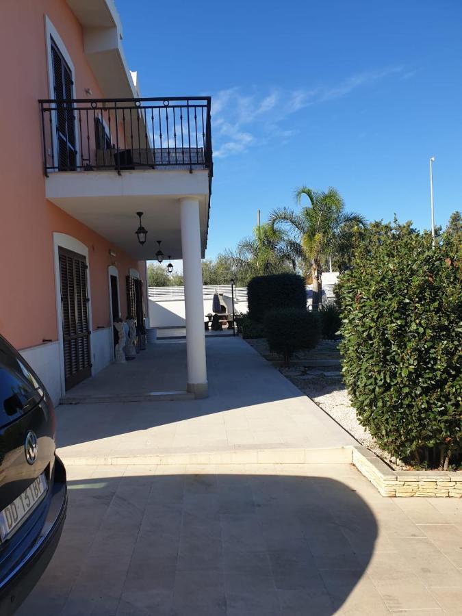 Bed And Breakfast Villa Fatima Trani Buitenkant foto
