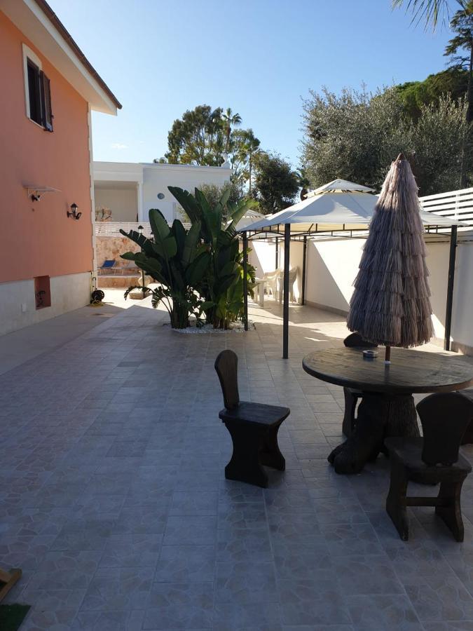 Bed And Breakfast Villa Fatima Trani Buitenkant foto