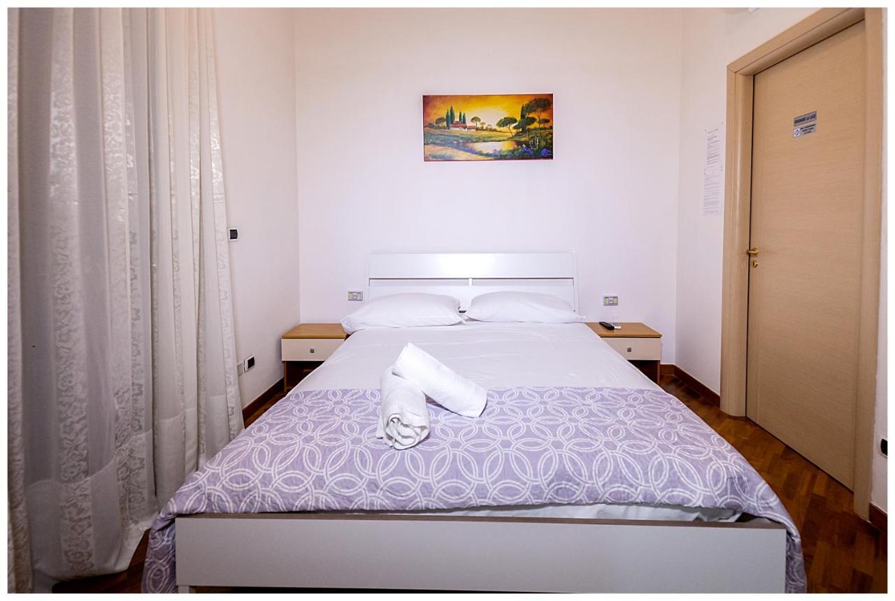 Bed And Breakfast Villa Fatima Trani Buitenkant foto